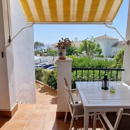 Con Terraza En Primera Linea De Playa شقة *
