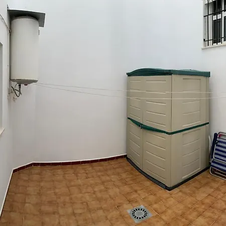 Con Terraza En Primera Linea De Playa Кониль-де-ла-Фронтера