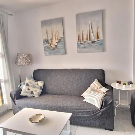Con Terraza En Primera Linea De Playa Кониль-де-ла-Фронтера