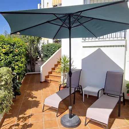 Con Terraza En Primera Linea De Playa Кониль-де-ла-Фронтера